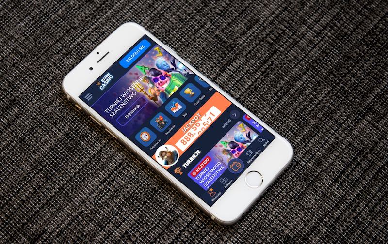 Bison Casino na ekranie telefonu kom&oacute;rkowego
