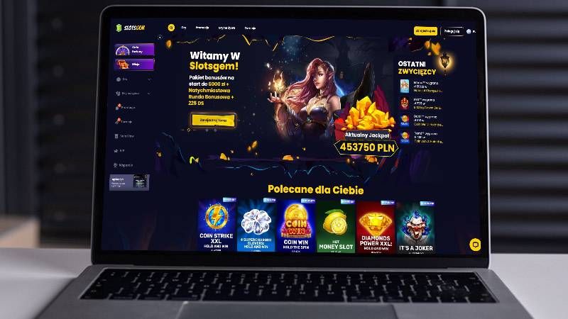 Strona gł&oacute;wna kasyna Slotsgem na ekranie komputera